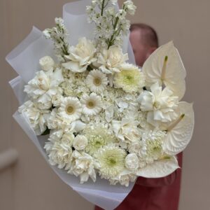 ''White snow '' floral bouquet