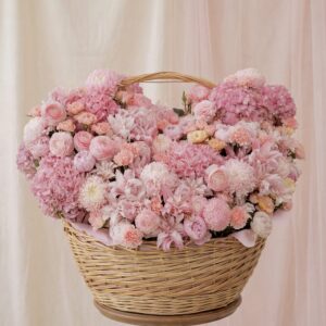 Wow effect floral basket